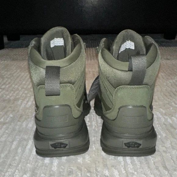 New VANS Sales SAMPLE Crestline WaterProof Shoes / Boots